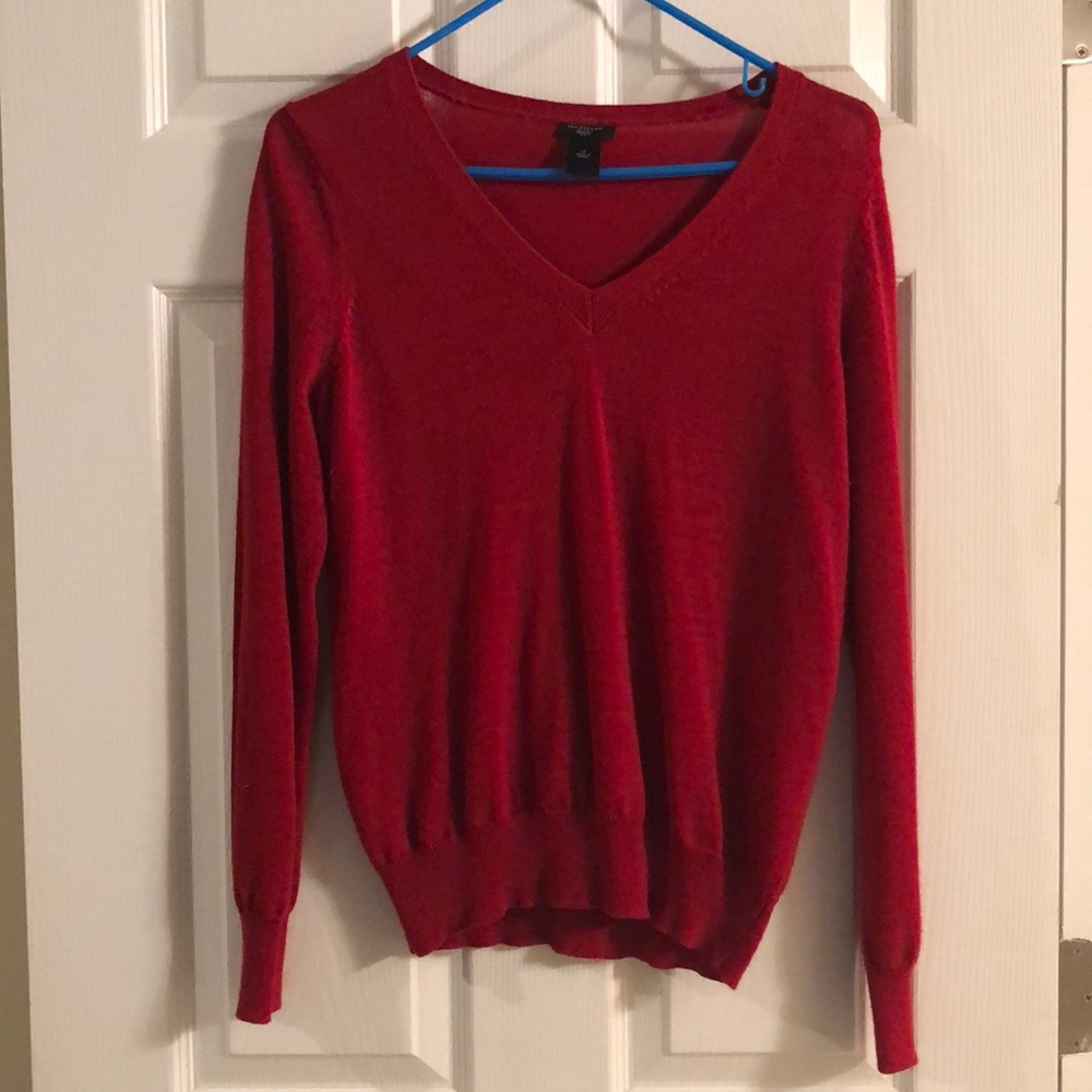 Red V Neck Ann Taylor Sweater. Large PETITE.